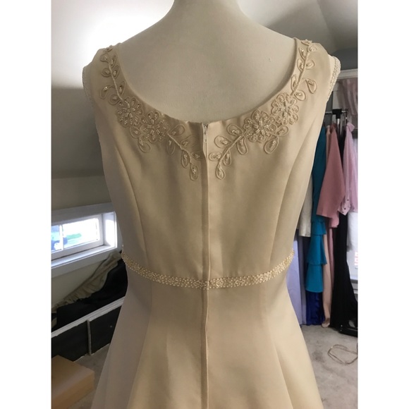 ALFRED ANGELO Wedding Dress - Picture 6 of 8